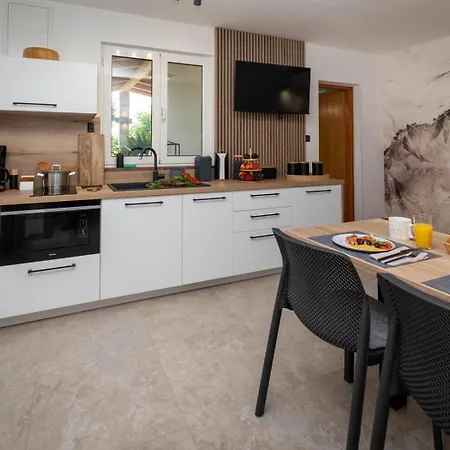 Kosta Villa *